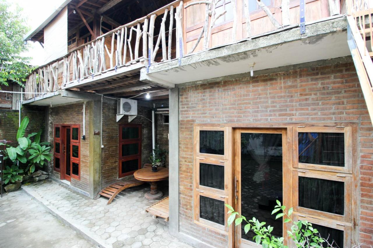 RedDoorz near Rumah Sakit Wirosaban Salakan Bagian luar foto